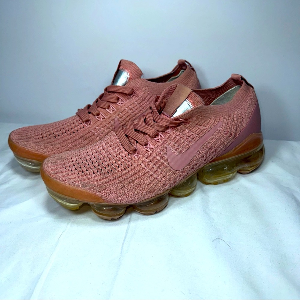 Nike Flyknit Vapormax 3.0 Sunset Tint Womens Size 7  Pink Running Shoes